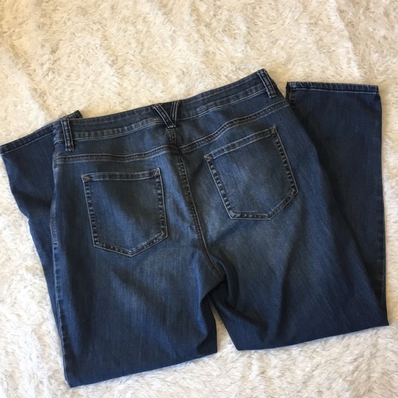 🌸FINAL PRICE 🌸 CHICO’S platinum skimmer jeans. - Picture 2 of 6